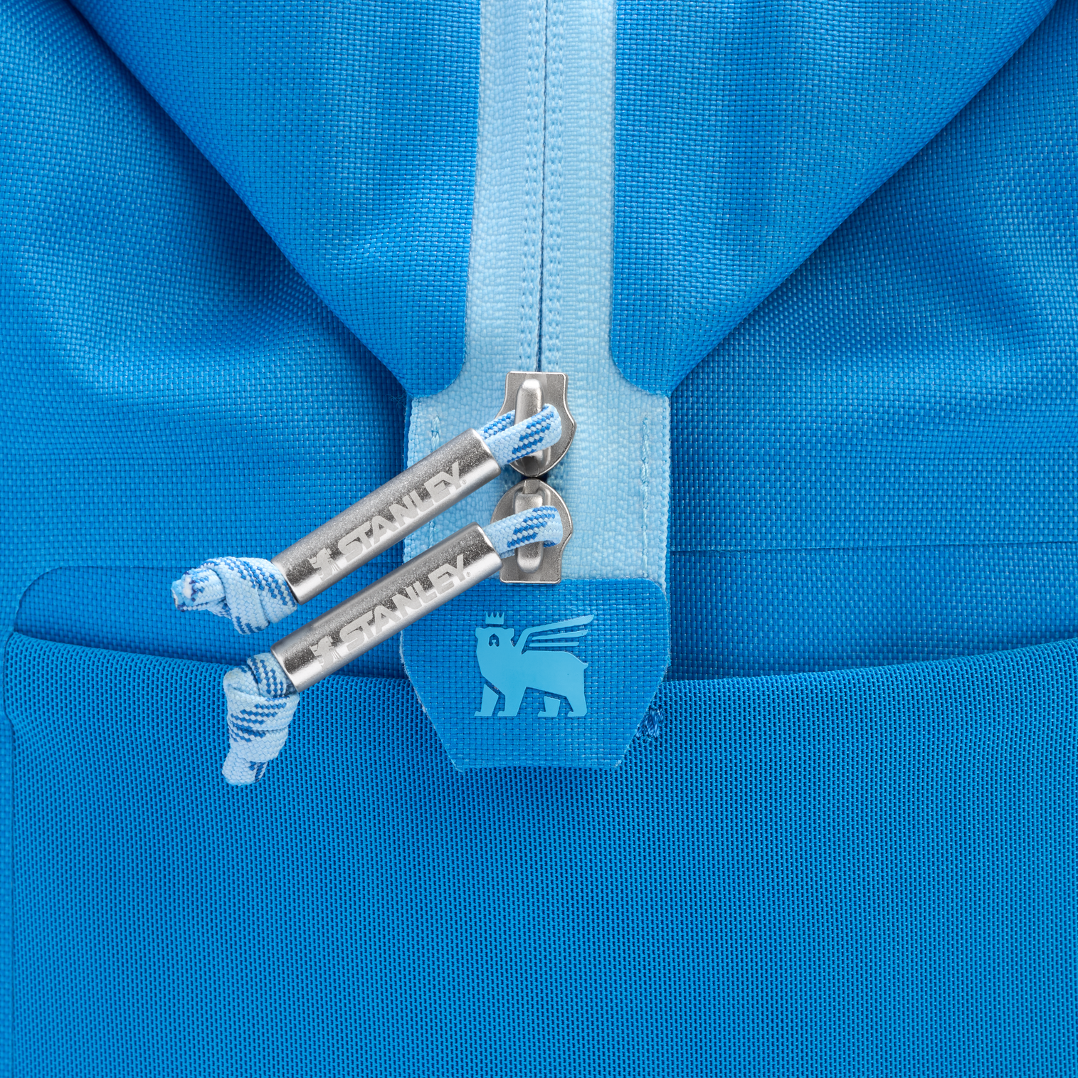 Web_PNG_Square-The_All-Day_Julienne_Max_Cooler_20QT_-_Azure_-_Close_Up.png